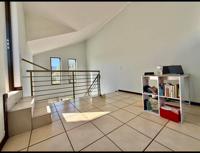 1 BEDROOM APARTMENT FOR SALE IN BRYANSTON